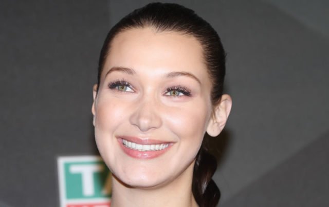 Bella-Hadid-smile