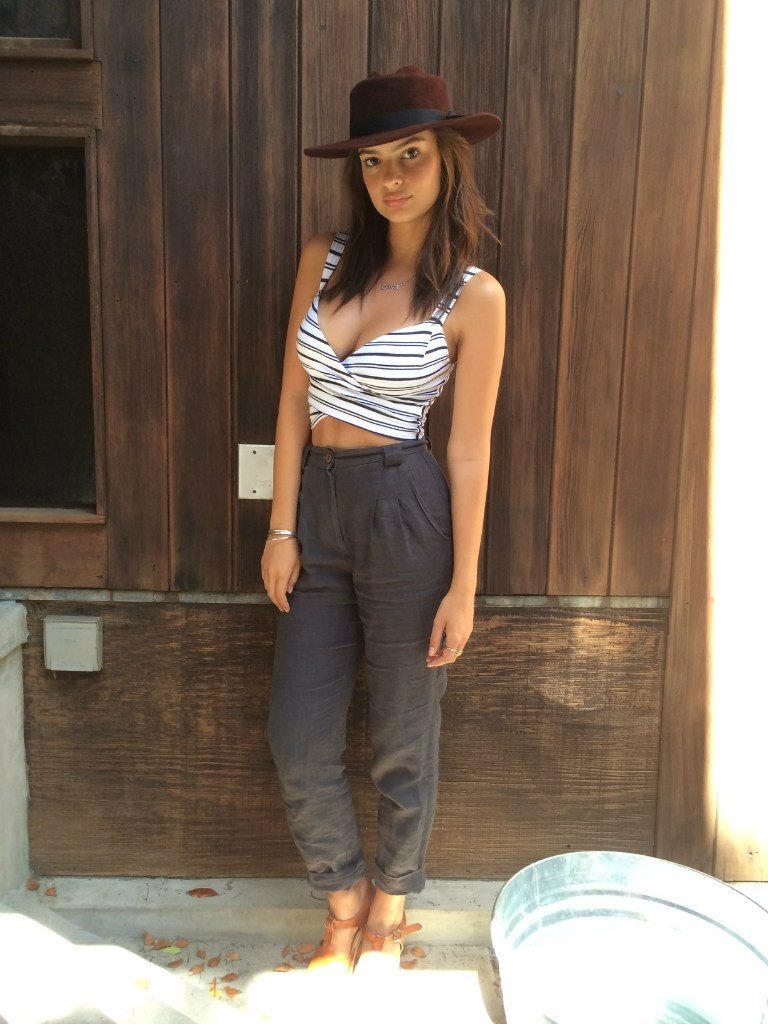 Emily Ratajkowski New Leaked Photos 61 thefappening.so