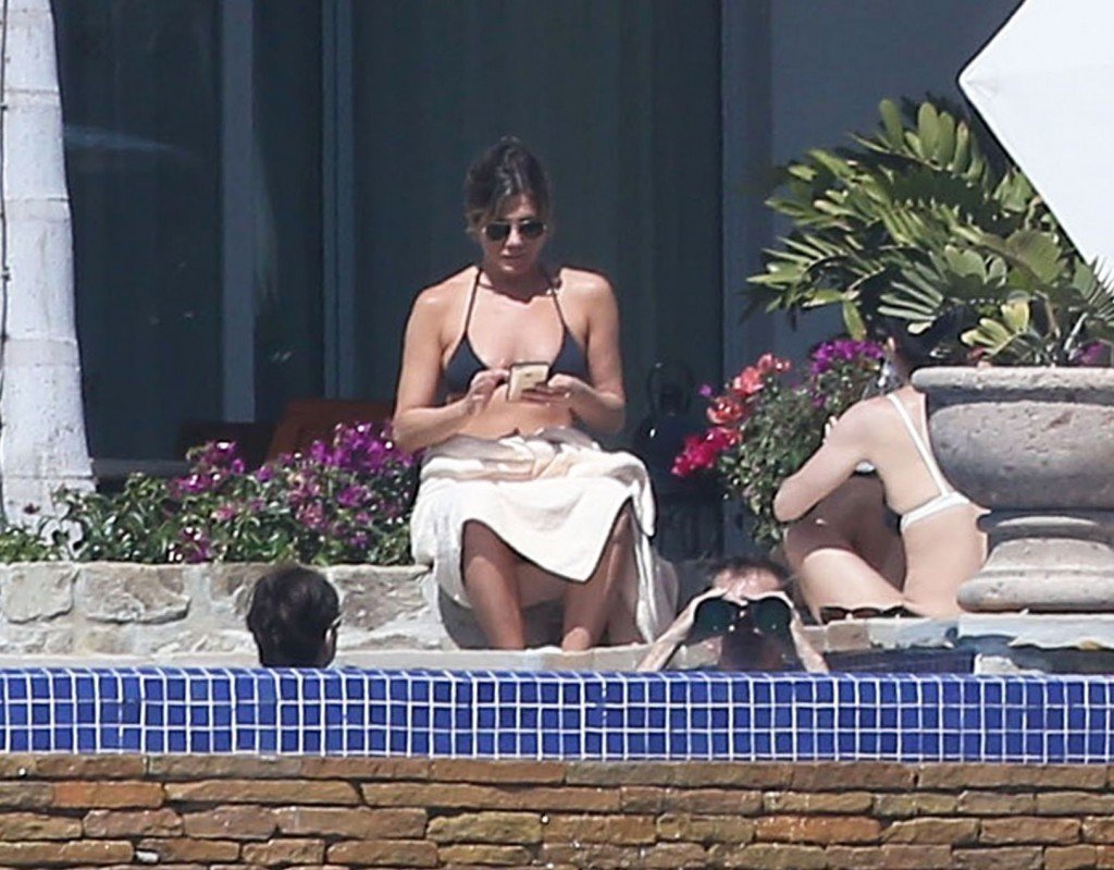 Jennifer Aniston Sexy 36 thefappening.so