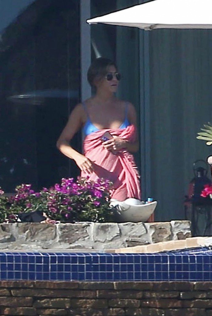 Jennifer Aniston Sexy 41 thefappening.so