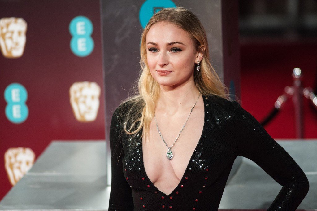 Sophie Turner Sexy 220 thefappening.so