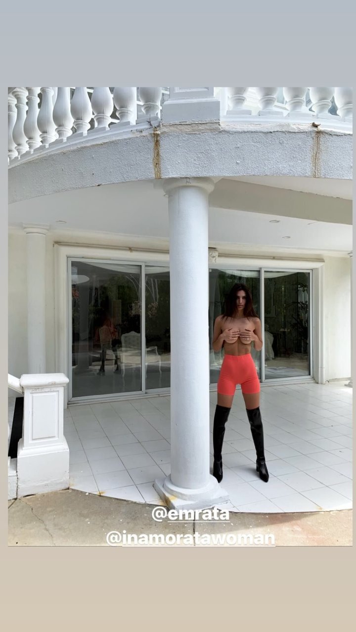 Emily Ratajkowski Topless