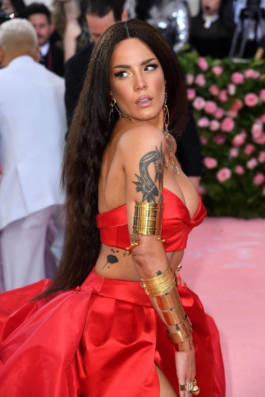 Halsey Sexy