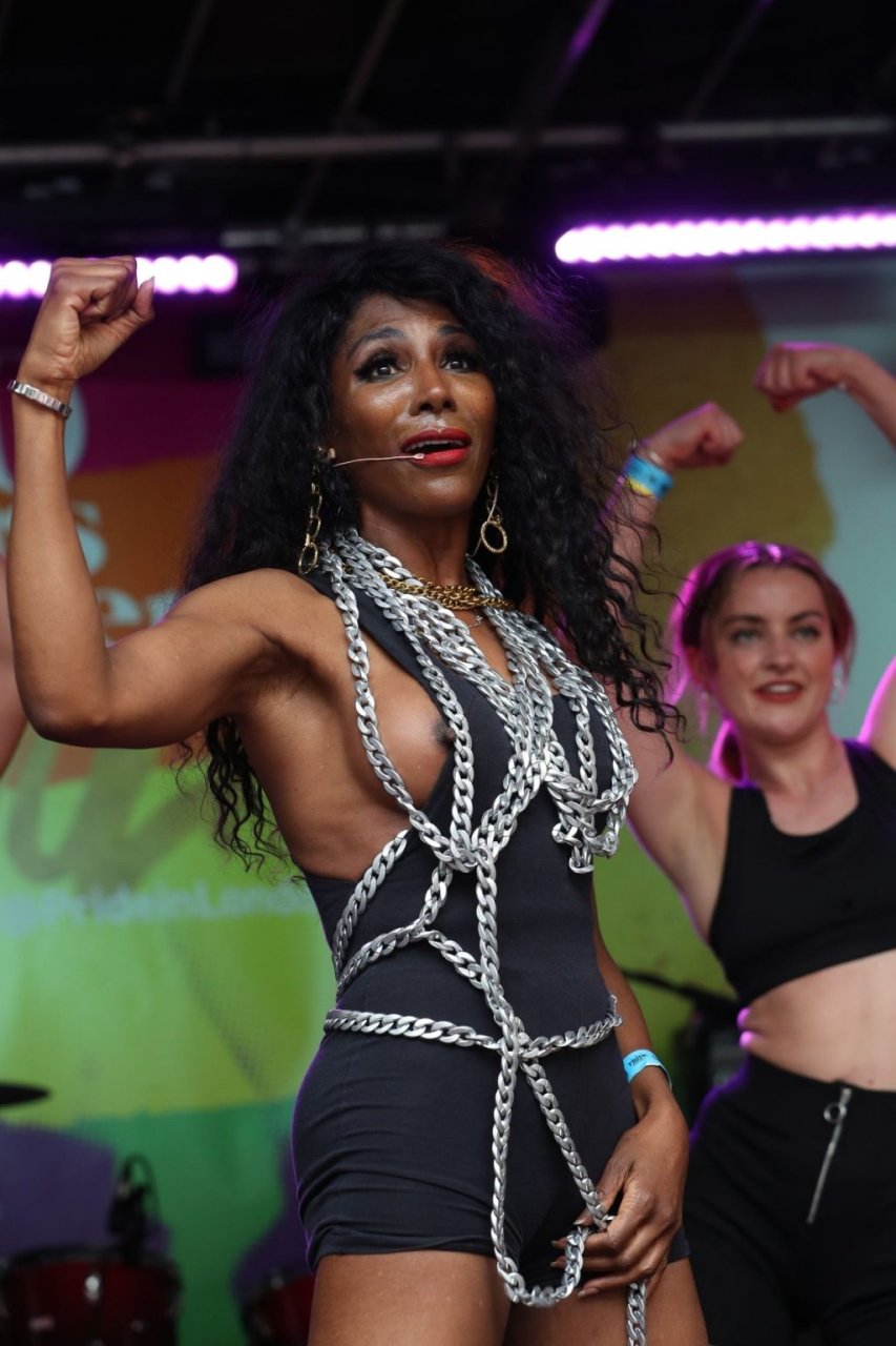 Sinitta Nude