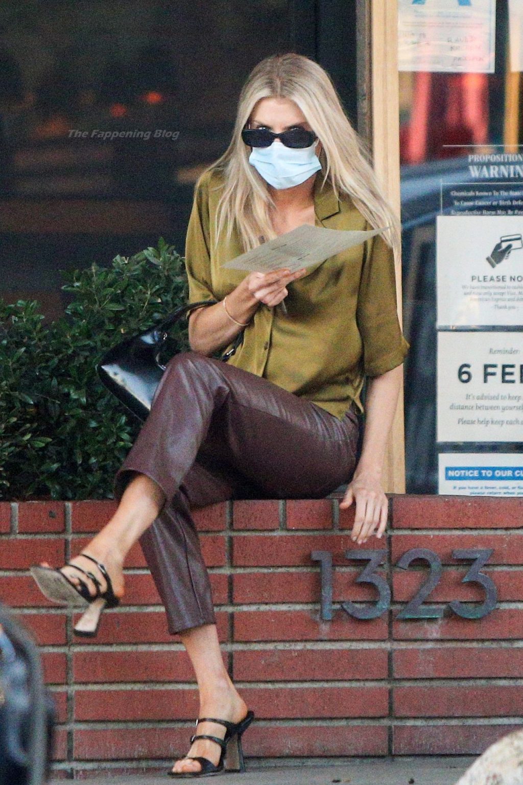 Charlotte McKinney Feet