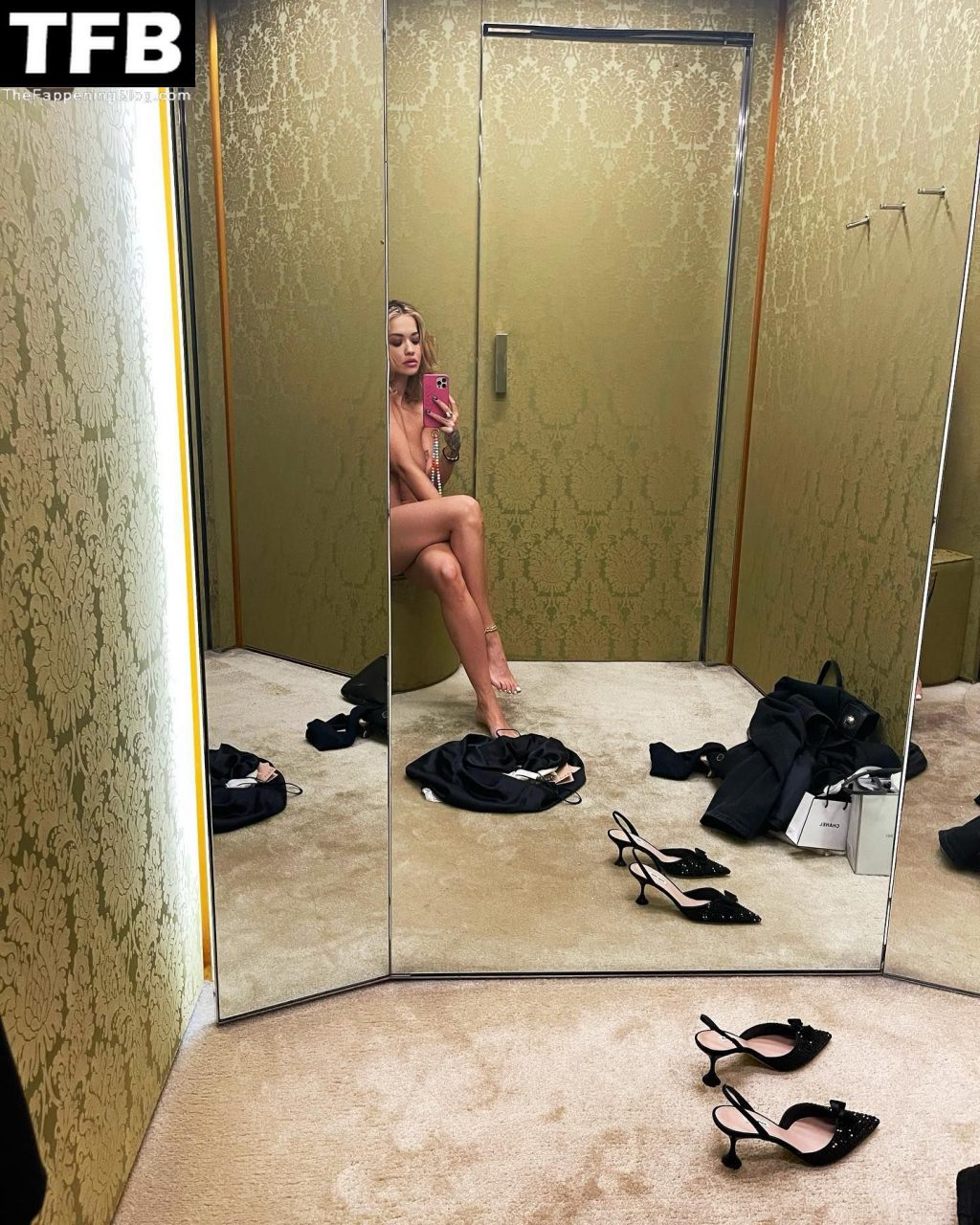 Rita Ora Nude